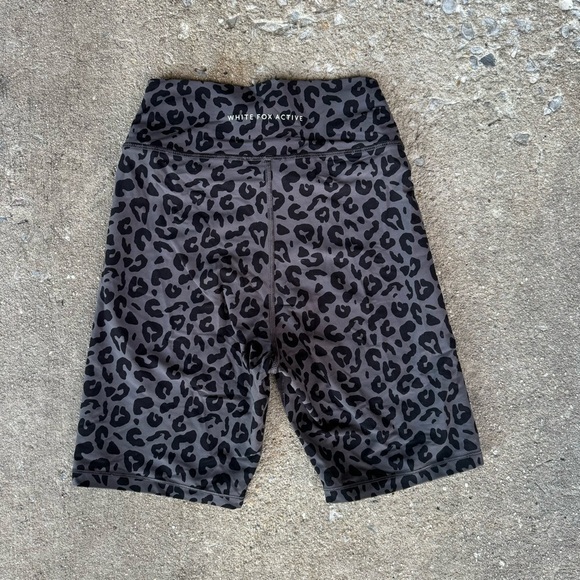 Leopard Print White Fox Active‎ Biker Shorts Size XS - Picture 1 of 4